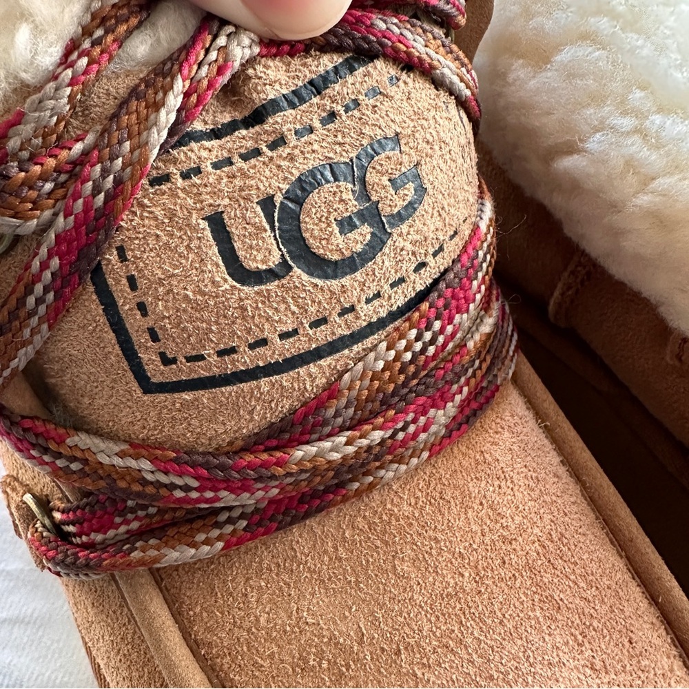 Ugg Classic Mini Platform Tied Series Plush-Lined Platform Ankle Boots - Picture 4 of 9